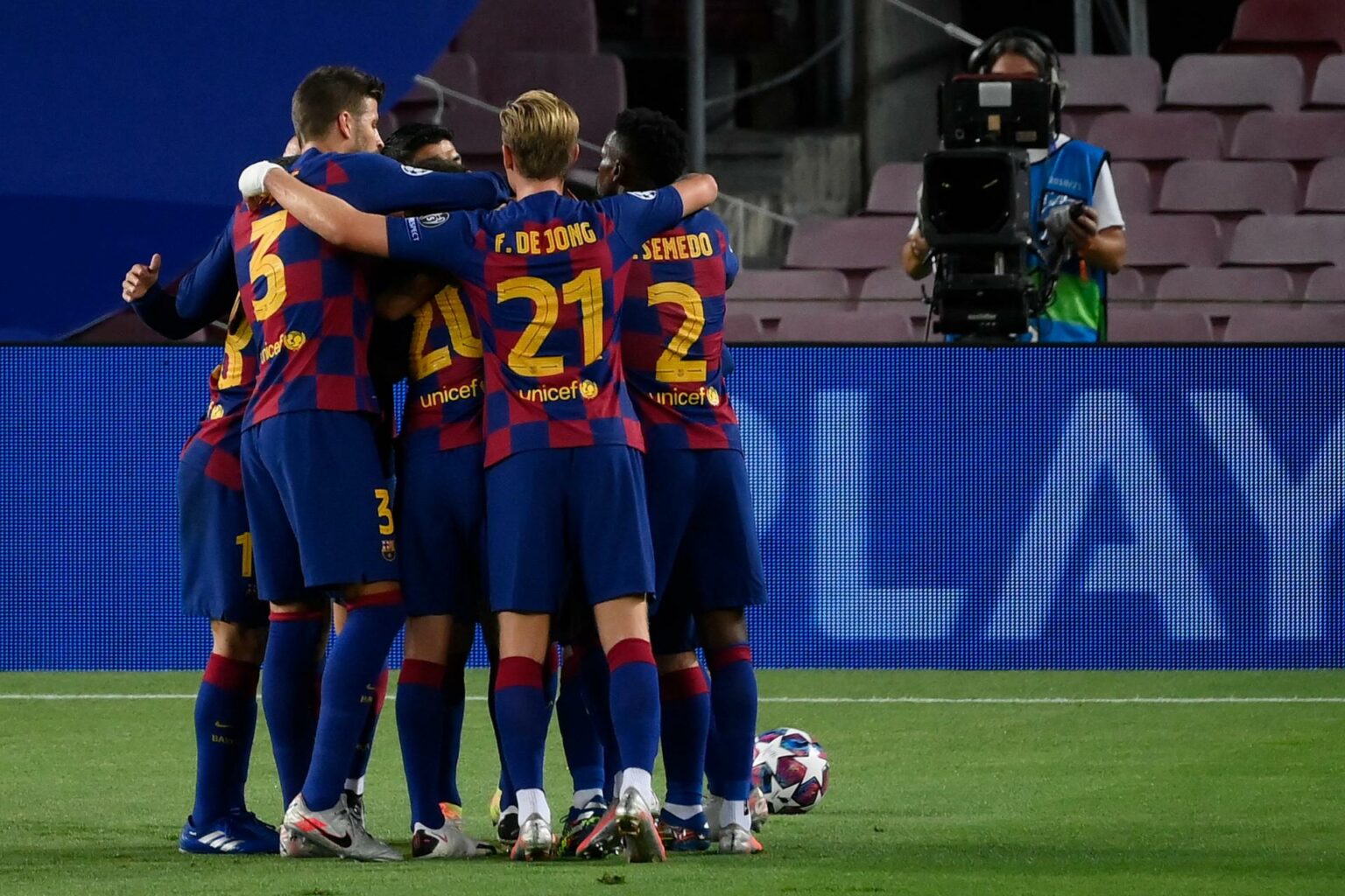 Barcelona Overcomes Napoli in Champions League Showdown to Secure Quarterfinal Berth