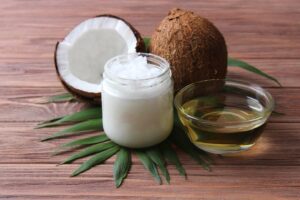 Unlocking the Secrets of Coconut Oil: A Natural Miracle for Healthy, Lustrous Hair