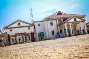 Royal Gaffe: Benin Palace Suspends Officials for Unauthorized Visit to Ooni of Ife