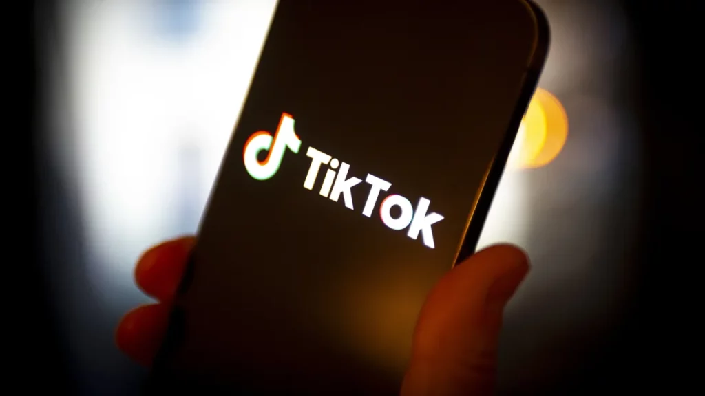 TikTok Pauses Points for Prizes: Popular App Halts Rewards Program Under EU Scrutiny