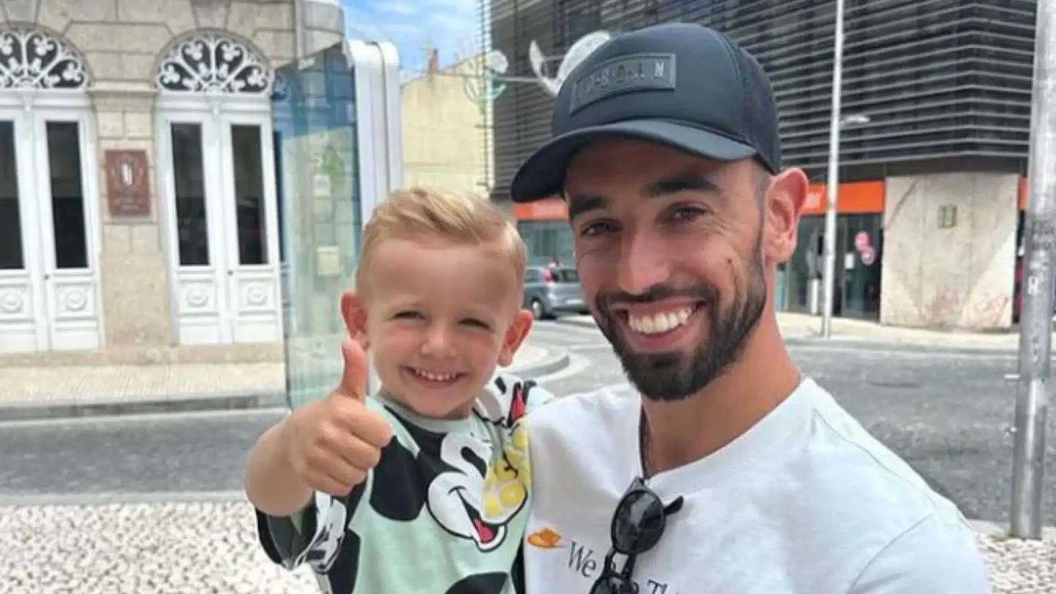 Bruno Fernandes Enjoys Quality Family Time in Turkey