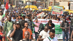 Protesters in Port Harcourt Demonstrate Civic Responsibility