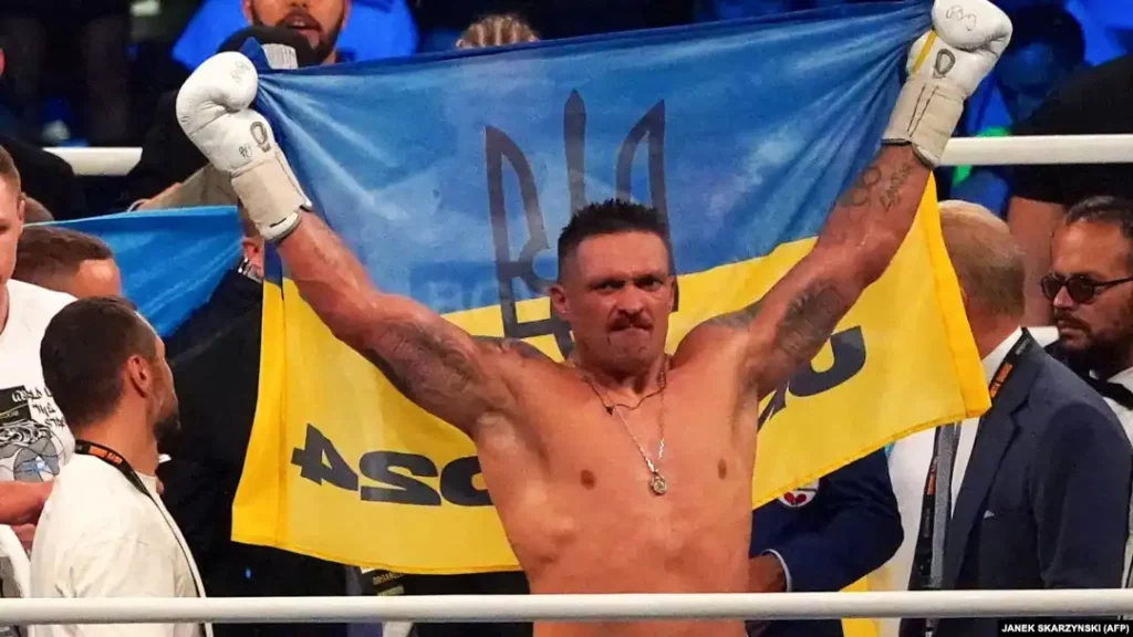 Ukrainian Boxer Oleksandr Usyk Detained at Airport Amidst International Tension