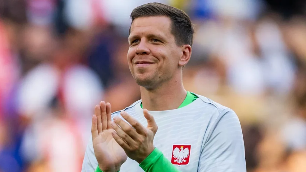 Contract Extension Looms for Unused Goalkeeper Szczesny as Barcelona Values Veteran Presence