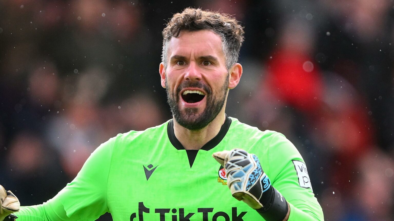 Wrexham Move Swiftly to Shore Up Goalkeeping Crisis as Foster Signs Short-Term Deal