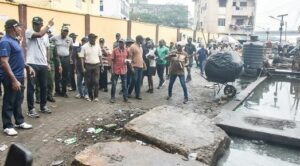 Lagos Govt Issues 48-Hour Ultimatum to Traders Under Apongbon Bridge